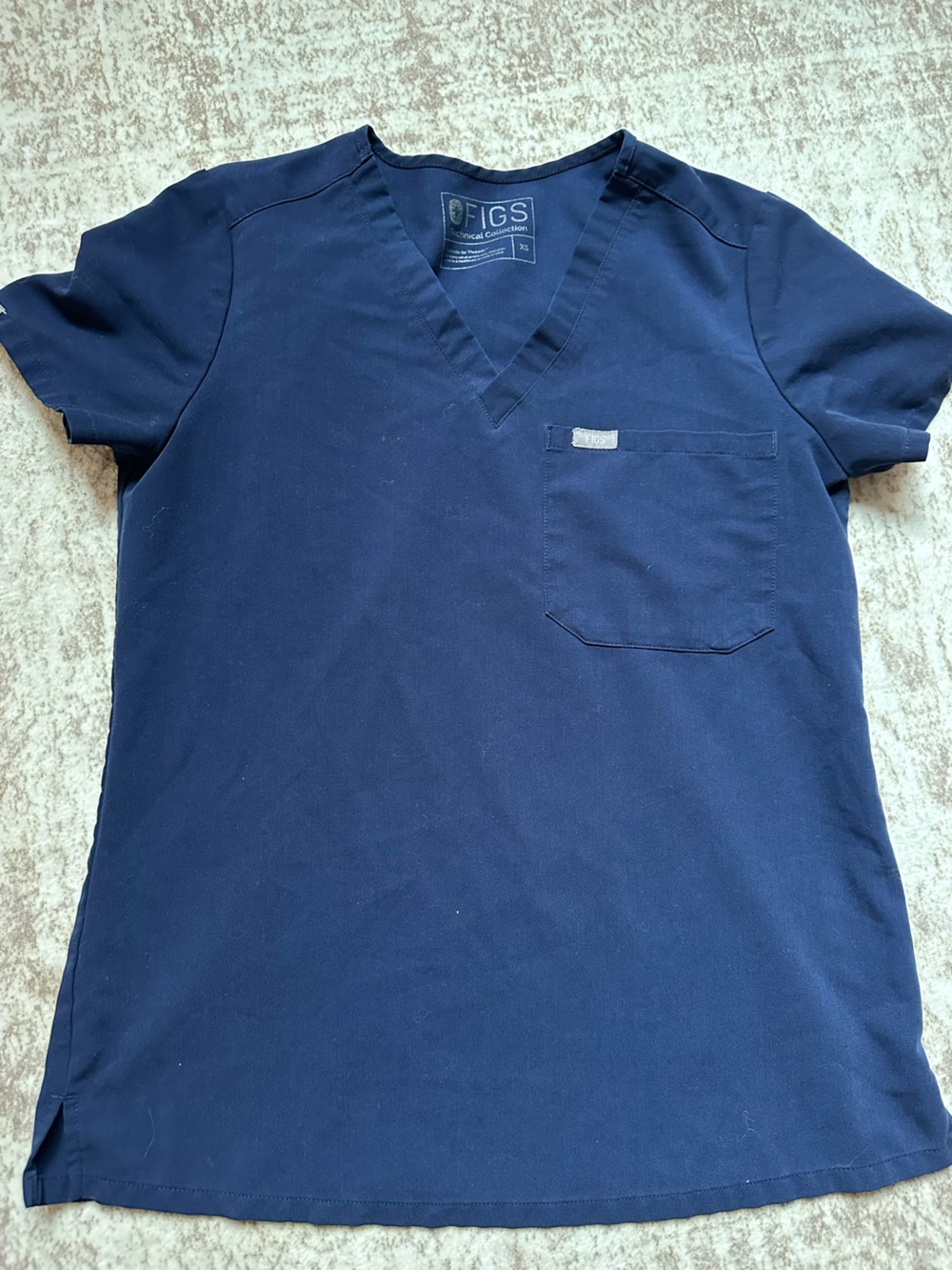 Women’s Navy XS Figs scrub top